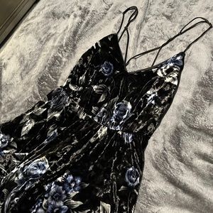 Cross back Velvet romper